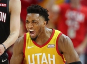 开云体育-猛龙横扫广州队，米切尔惊艳四座