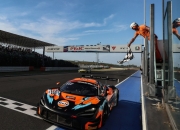 开云体育入口-红牛二队横扫迈凯伦，塞恩斯点燃赛场