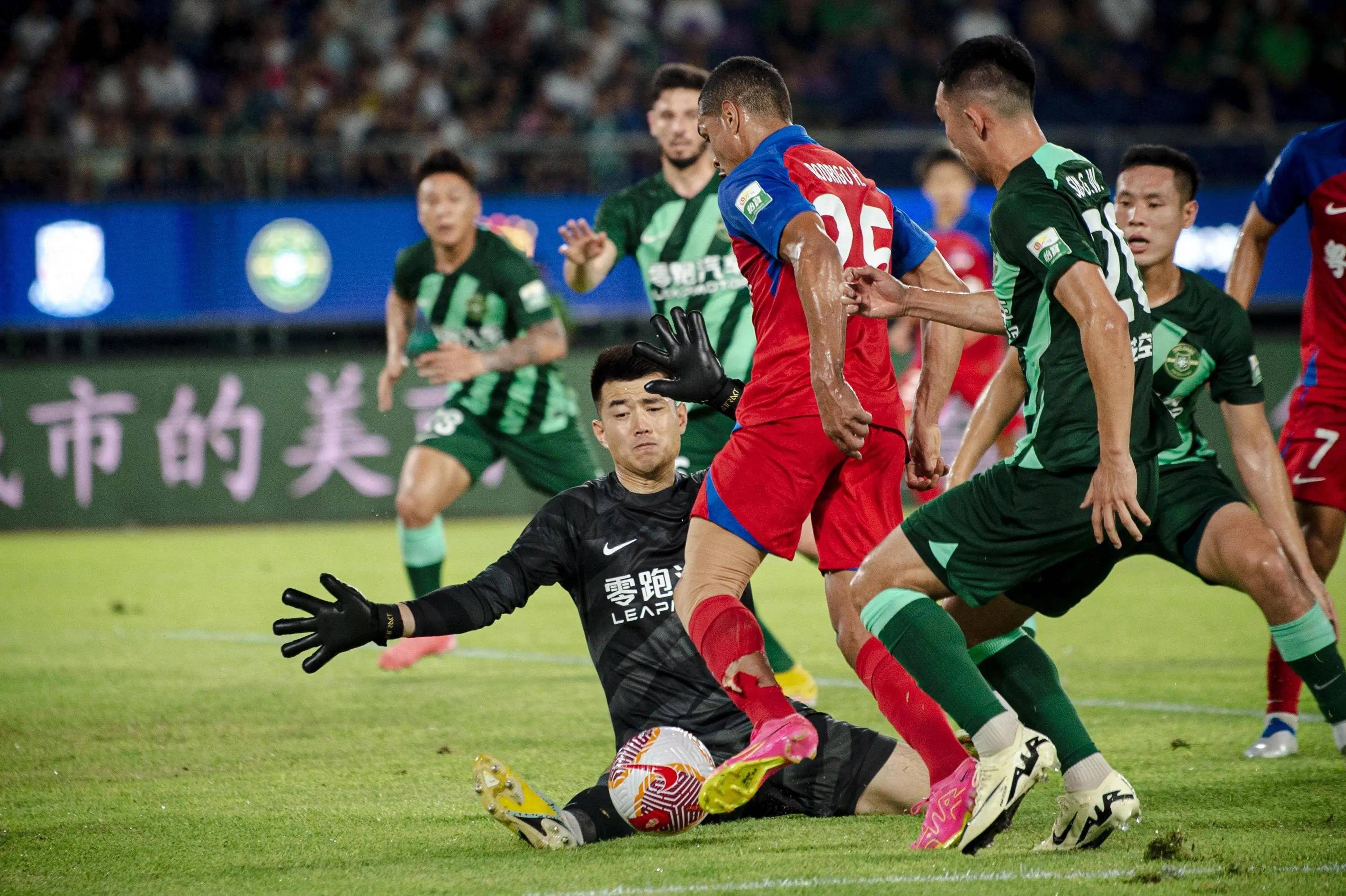 关于广州恒大击败对手,取得三连胜的信息 关于广州恒大击败对手,取得三连胜的信息