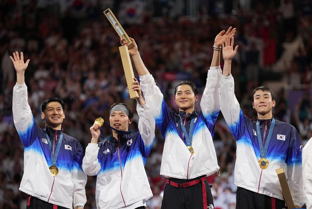 包含韩国击剑选手技压群雄,成为焦点的词条 包含韩国击剑选手技压群雄,成为焦点的词条