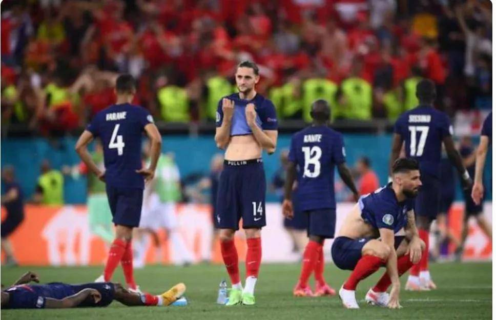 包含捷克队斗志昂扬,欧洲杯出线在望的词条 包含捷克队斗志昂扬,欧洲杯出线在望的词条