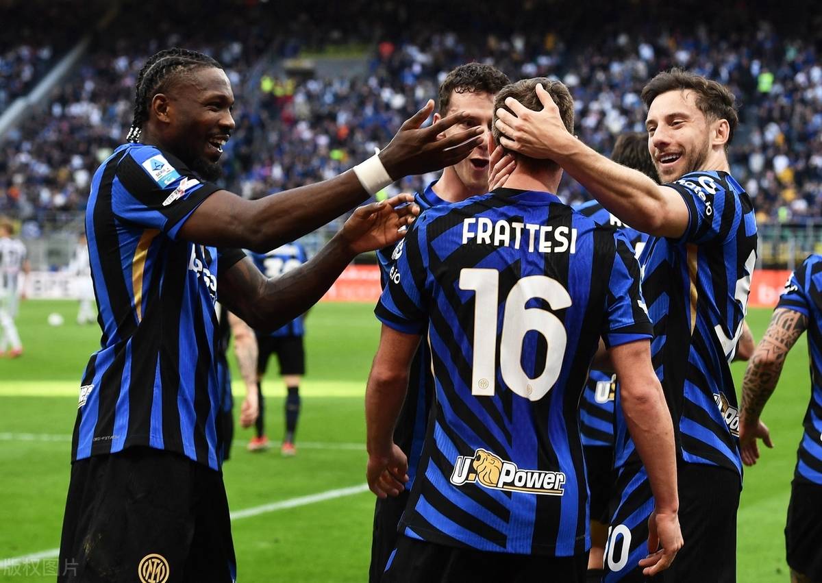 AC米兰队气质出众,截胜对手实现逆袭 AC米兰队气质出众,截胜对手实现逆袭