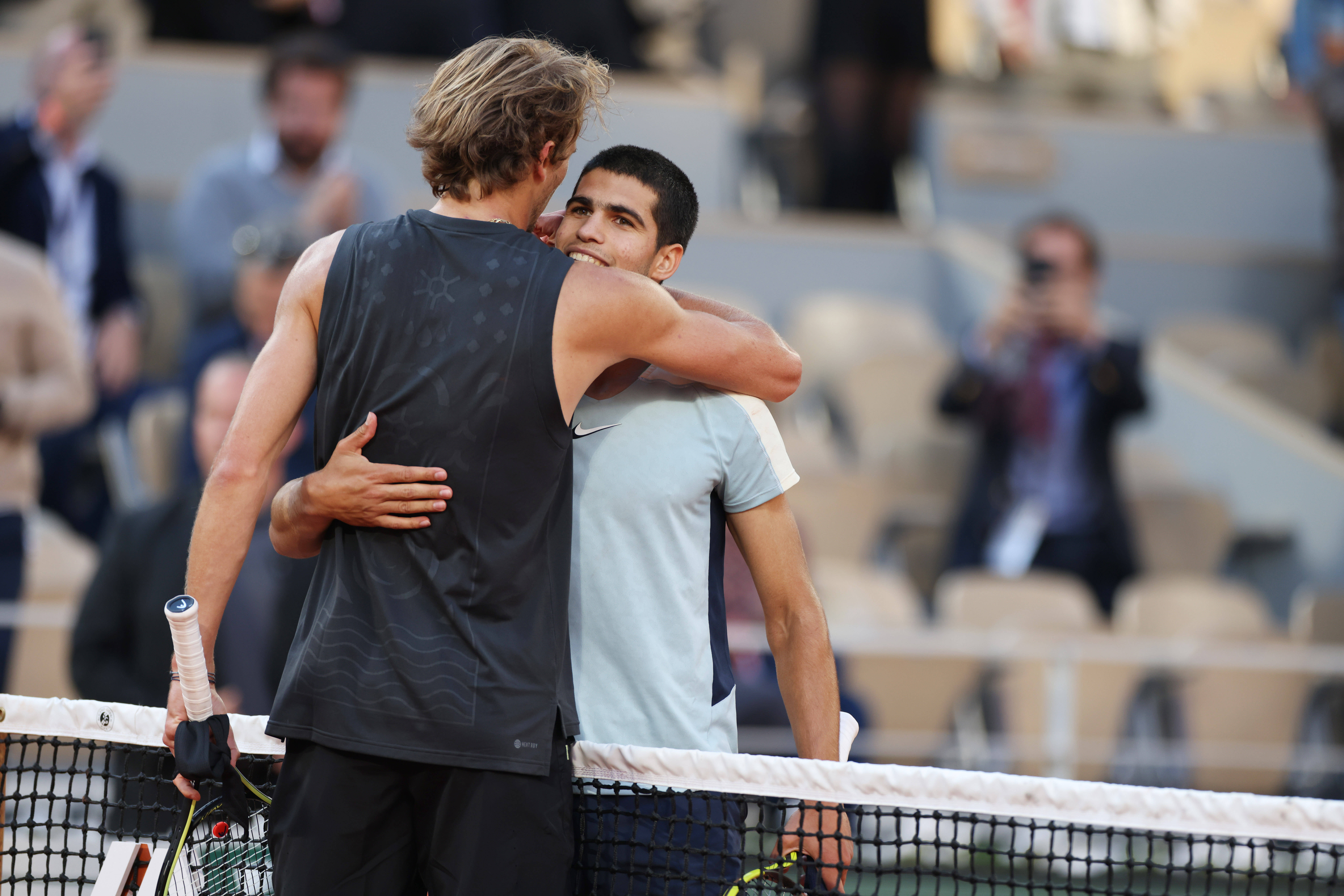 法网完胜戴维斯杯，兹维列夫高光表现