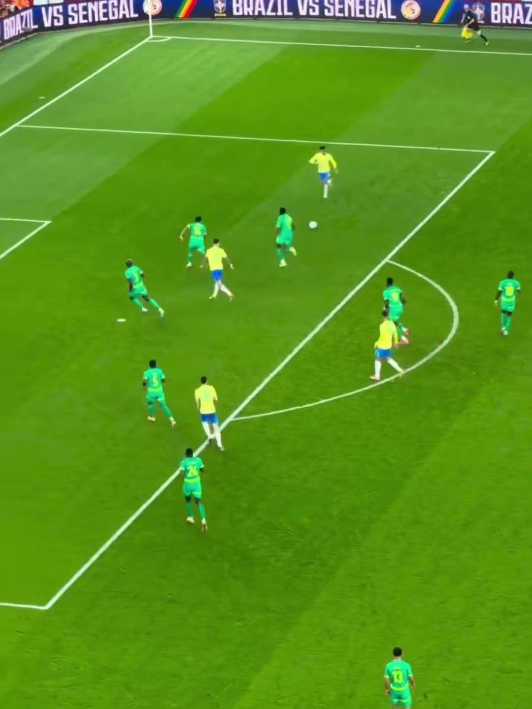 塞内加尔力克巴西，本泽马带队取胜