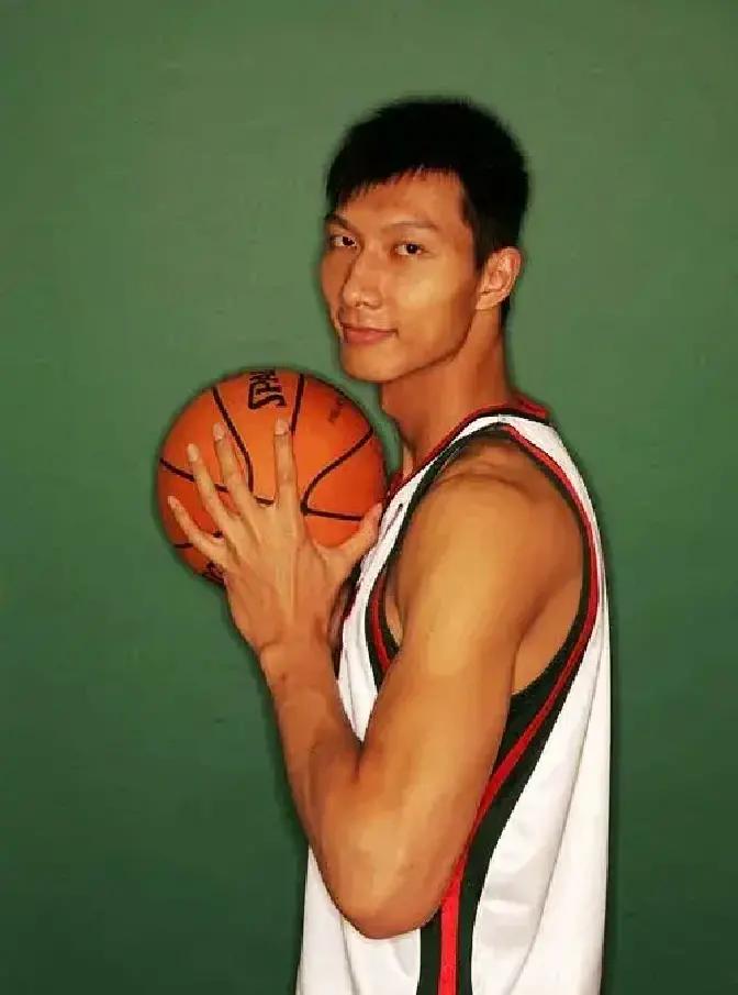 篮网轻取吉林队，易建联扛起全队