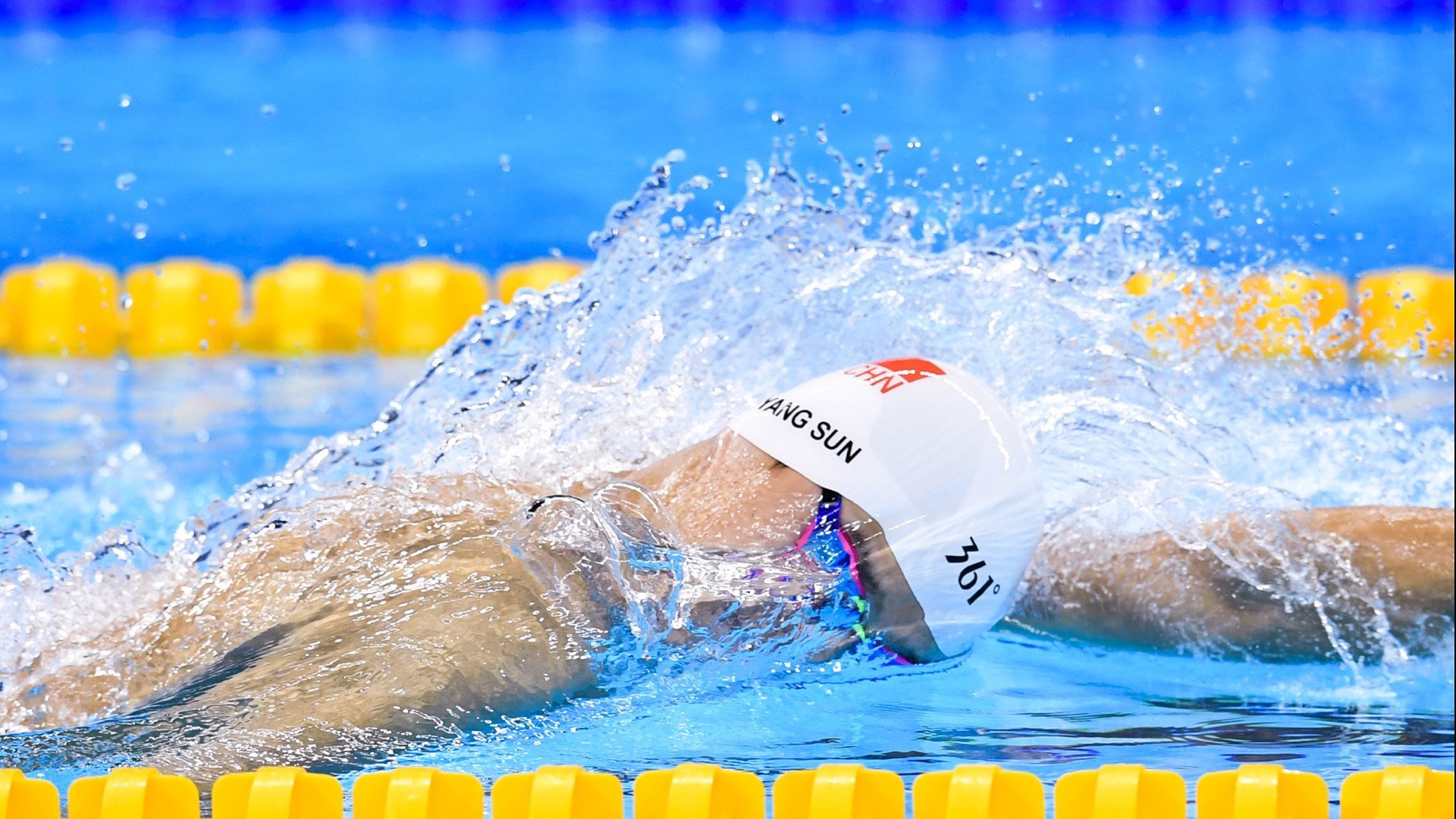 沉默铁闸的怒吼，法比尼奥从压力深渊到救赎之夜的史诗逆转