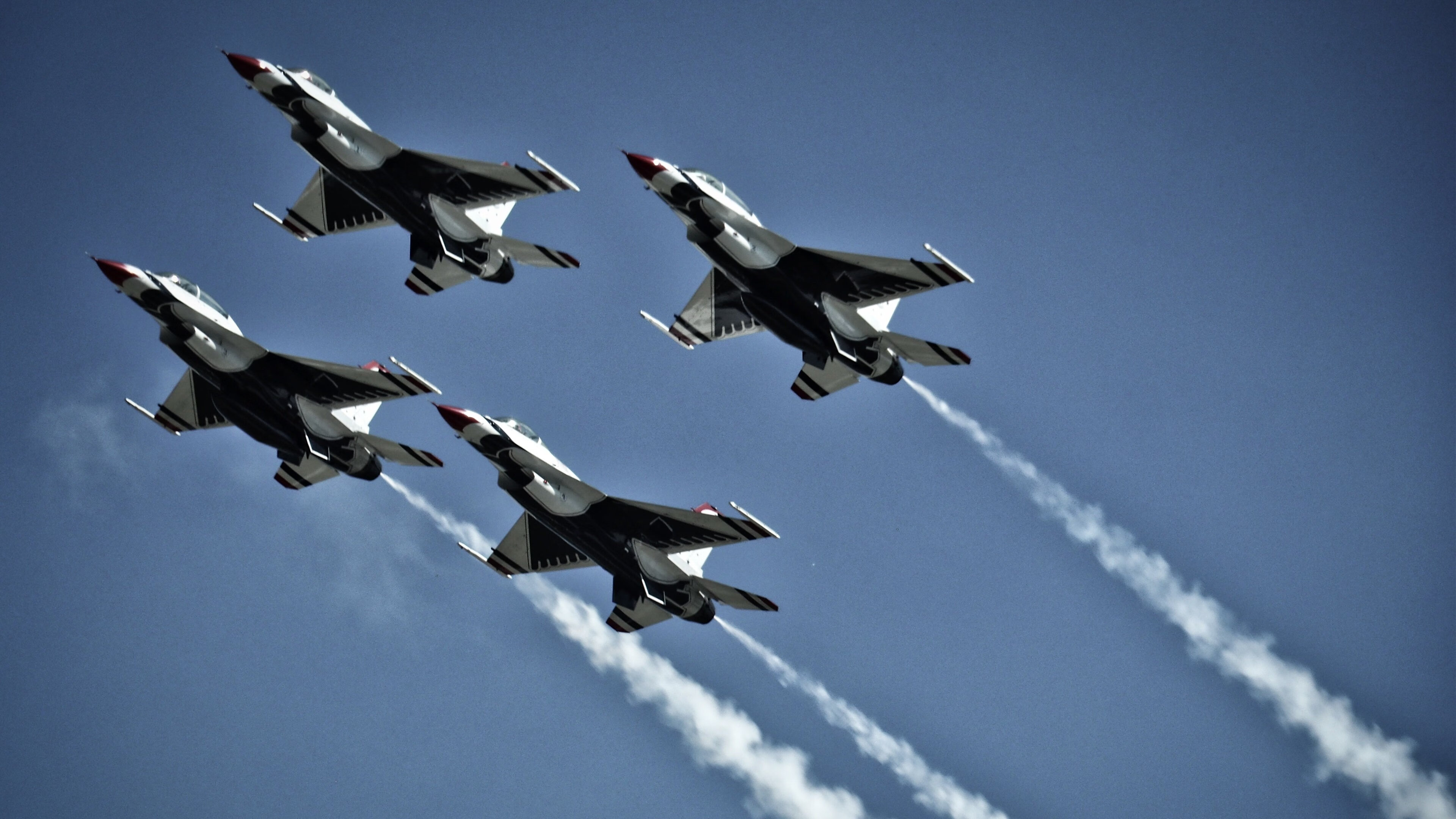 从萨卡爆发到黄色潜水艇登陆，足球世界的唯一性碰撞