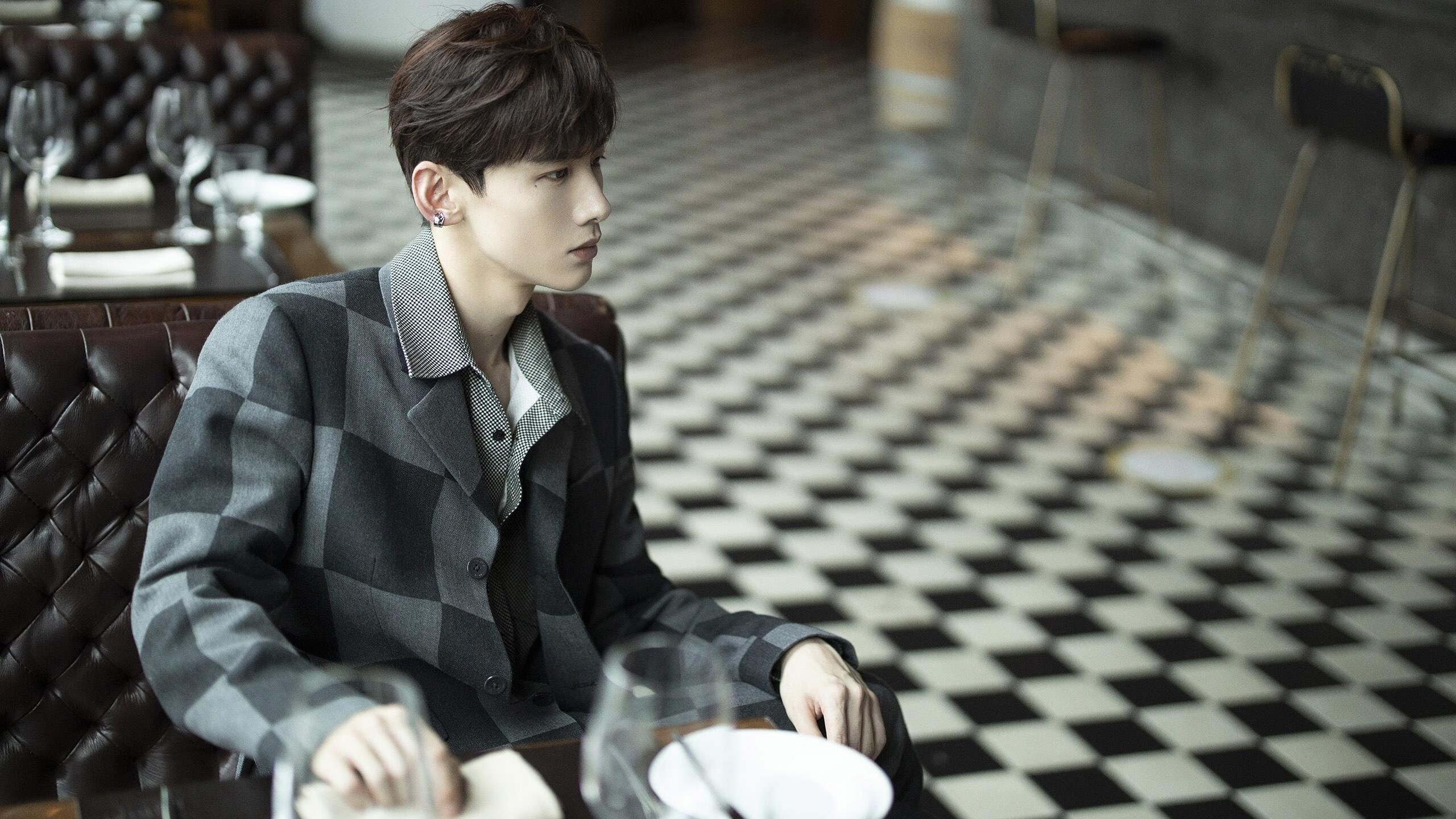 奥亚尔萨瓦尔爆发难救主，切尔西战术博弈中险胜瑞士