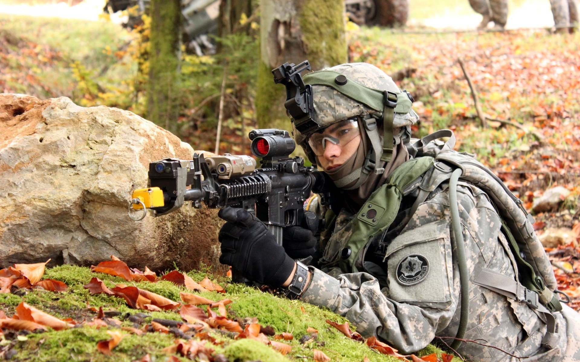 秩序的反面，伊萨克燃起的星火与比利时未熄灭的余烬