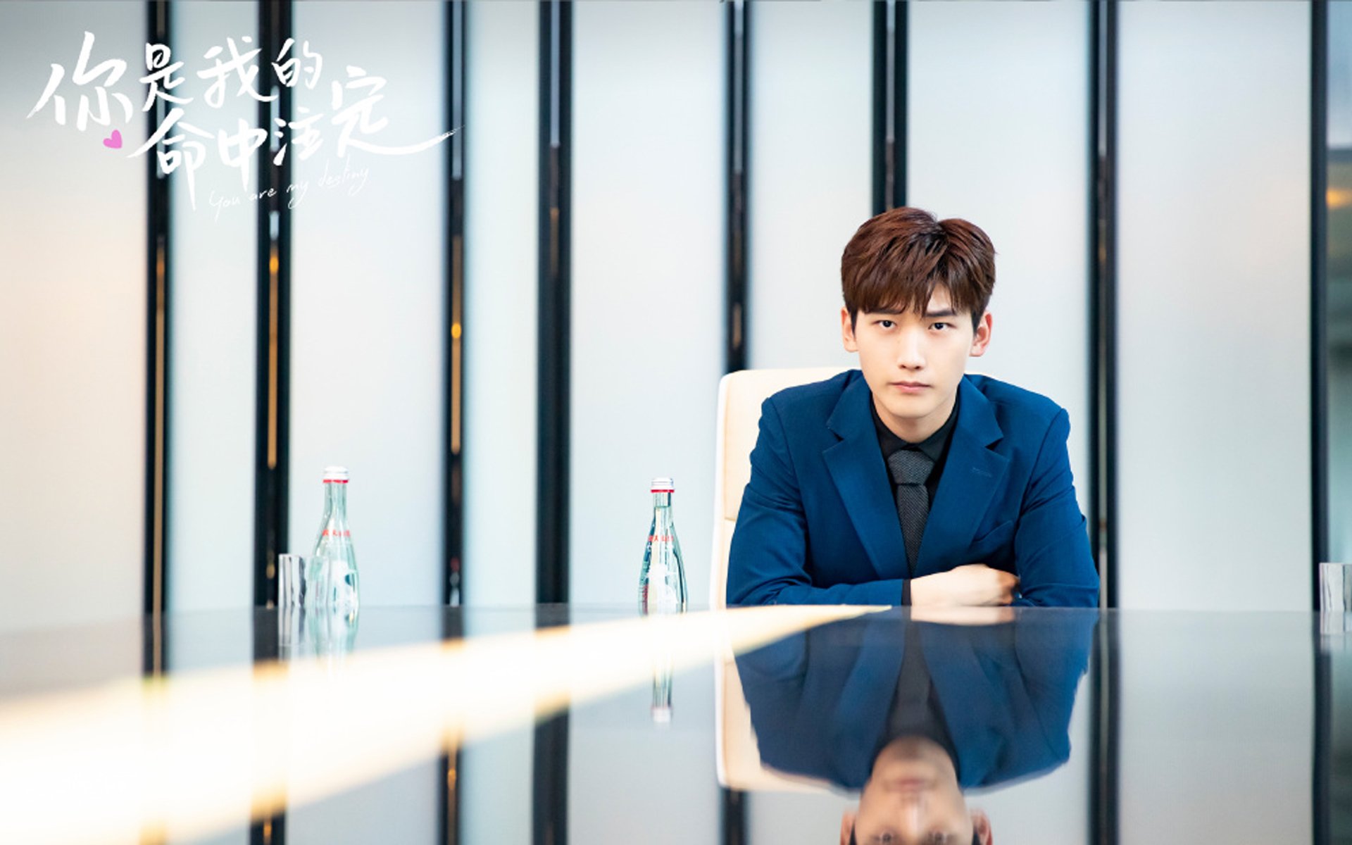 双重赛场，一种心跳，当F1年度争冠战火正酣，雄鹿于凌晨险胜绿衫军