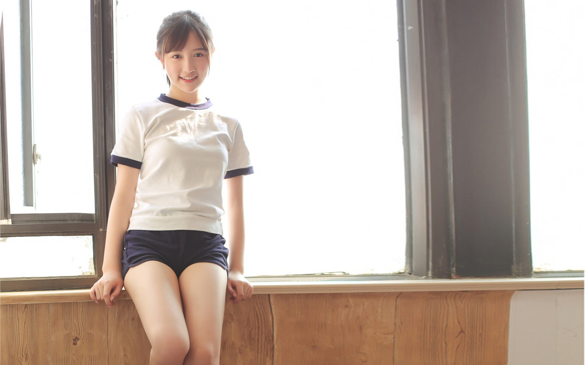 绿茵场与硬木地板的交响，当国家德比的硝烟，遇上马刺式的寂静制霸