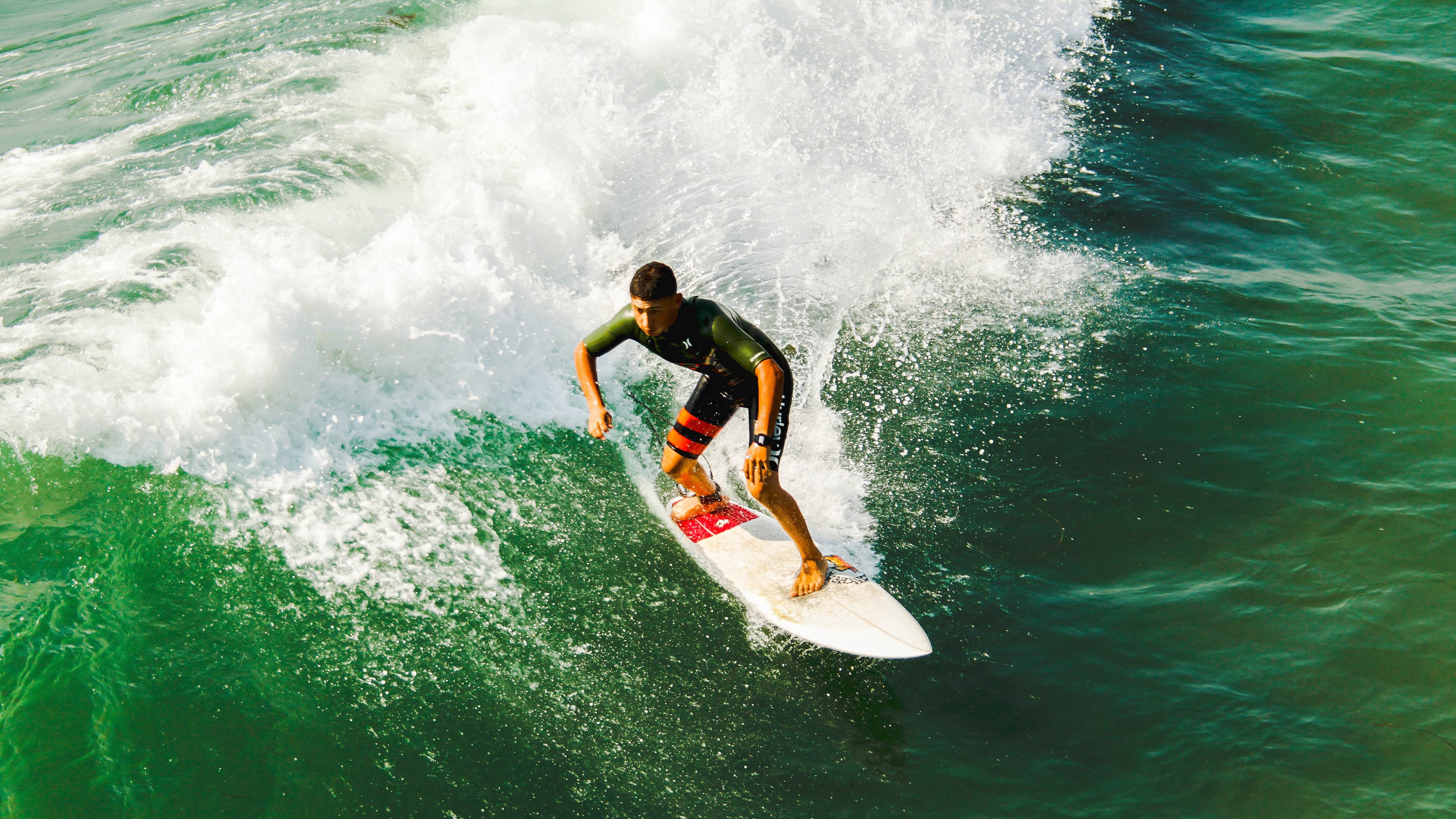 荆棘皇冠，广东队的炼狱重生与黄蜂王朝的哀歌
